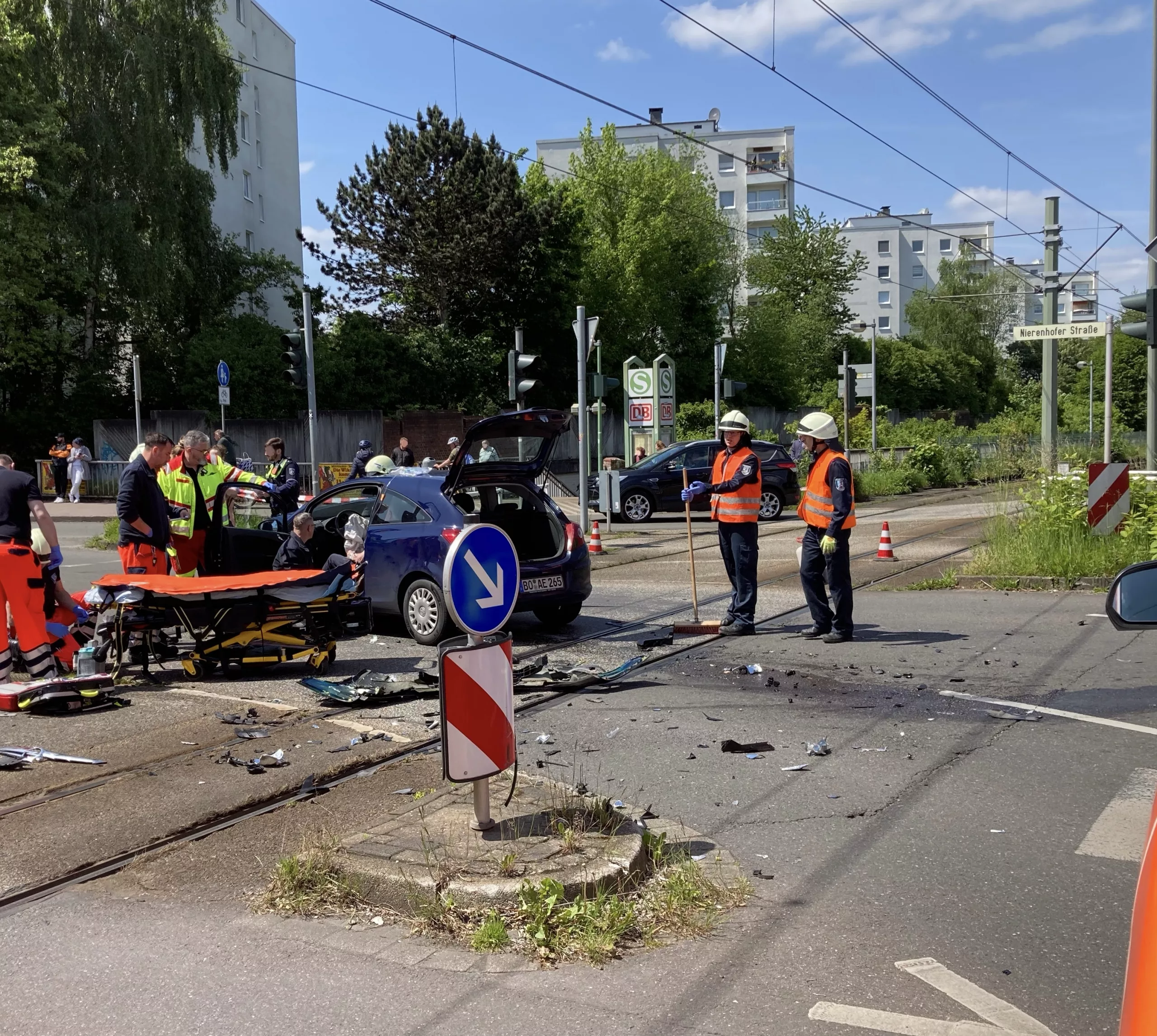 Hattingen: Unfall auf Reschop-Kreuzung - Zwei Verletzte 1 Buntes-NRW