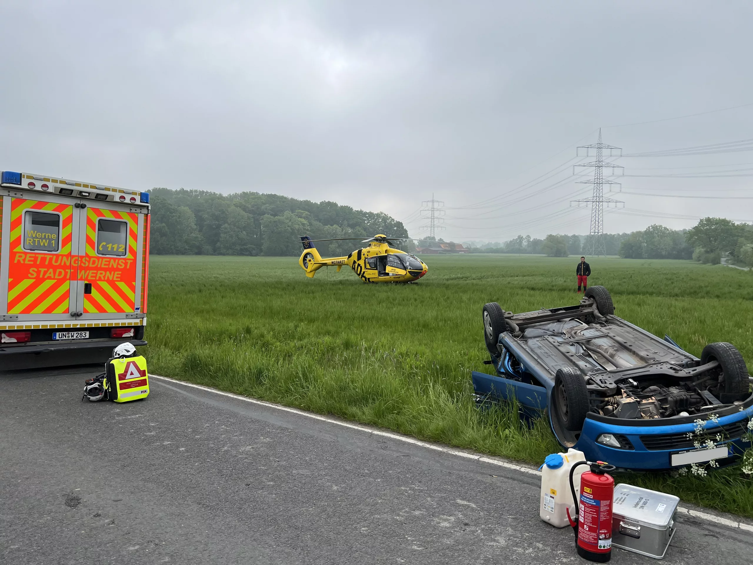 Werne: PKW überschlagen 1 Verkehrsunfall in Werne Holthausen.