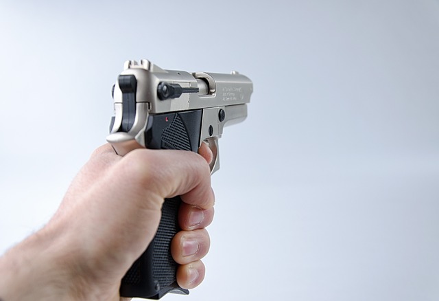 Bewaffneter überfällt Tankstelle in Alkenrath
