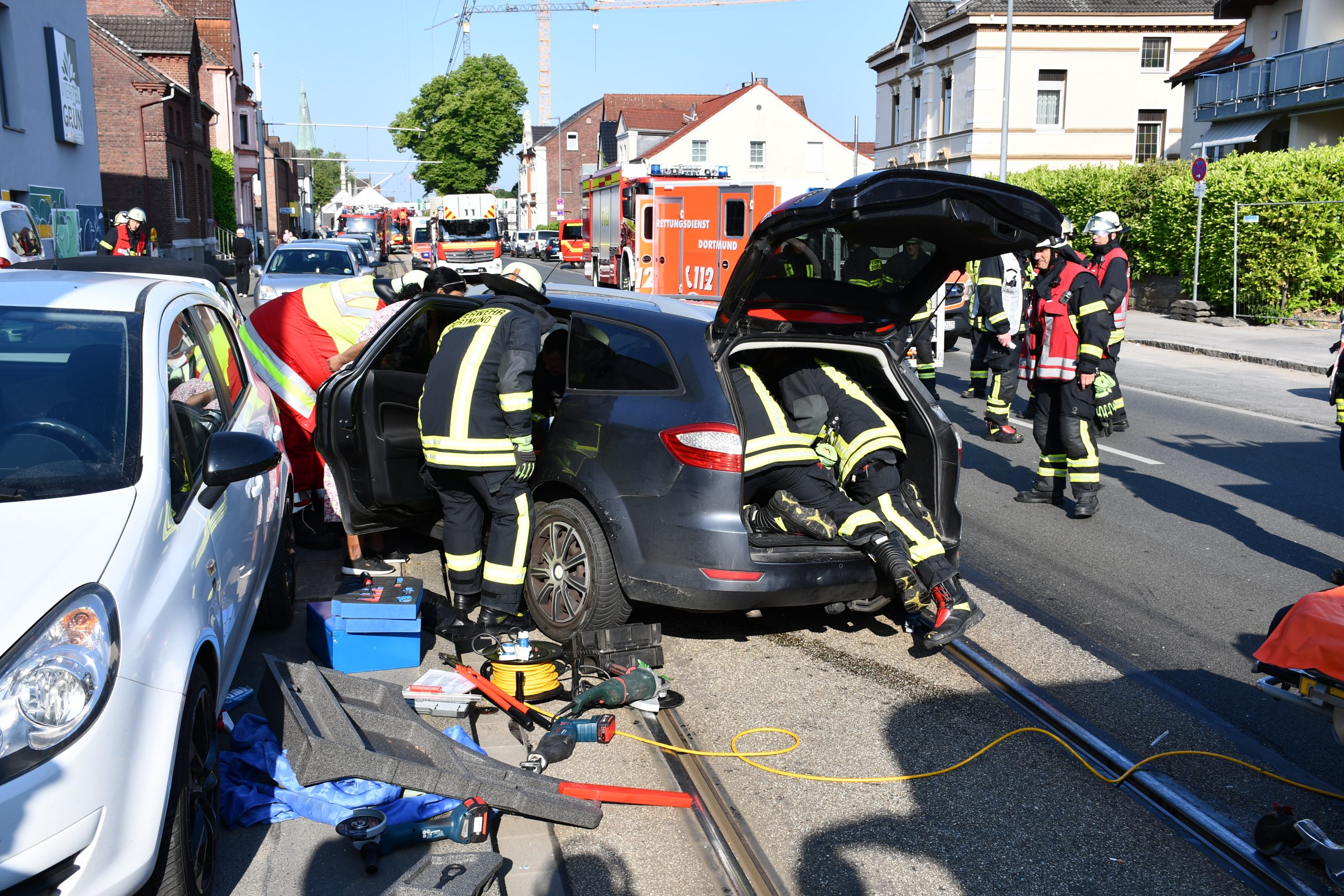 Dortmund: Auto kollidiert mit Straßenbahn 1 Buntes-NRW