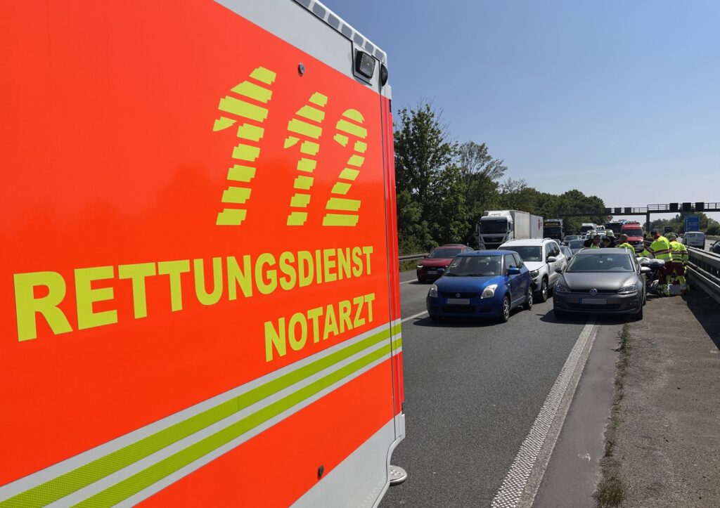Moers: A 57 Sieben Verletzte bei Verkehrsunfall