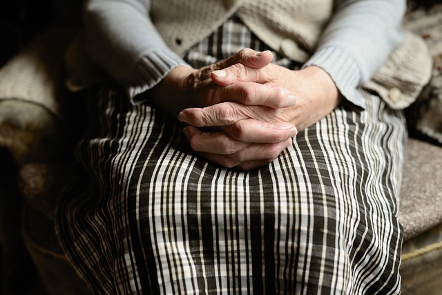 hands-gbb23936b0_640
