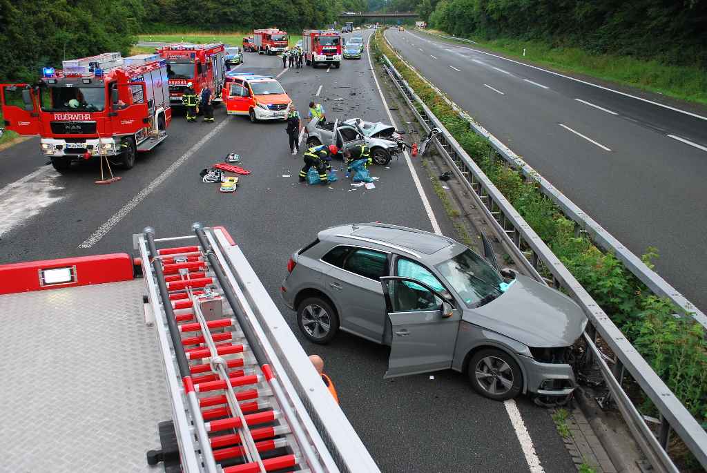 Iserlohn: Schwerer Verkehrsunfall auf der Autobahn - zwei Rettungshubschrauber im Einsatz