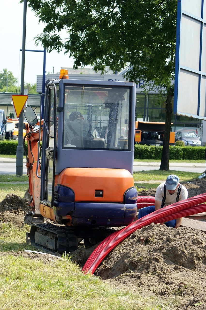 Kamen/Soest - Unbekannte entwenden zwei Mini-Schaufelbagger