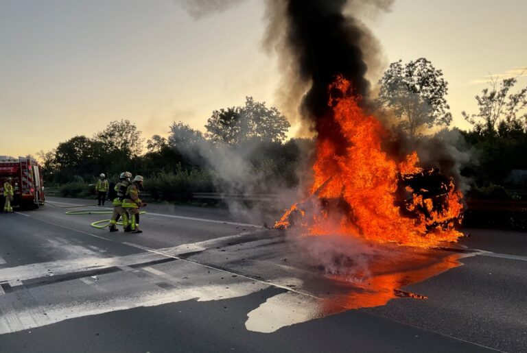 PKW-Brand auf der A2