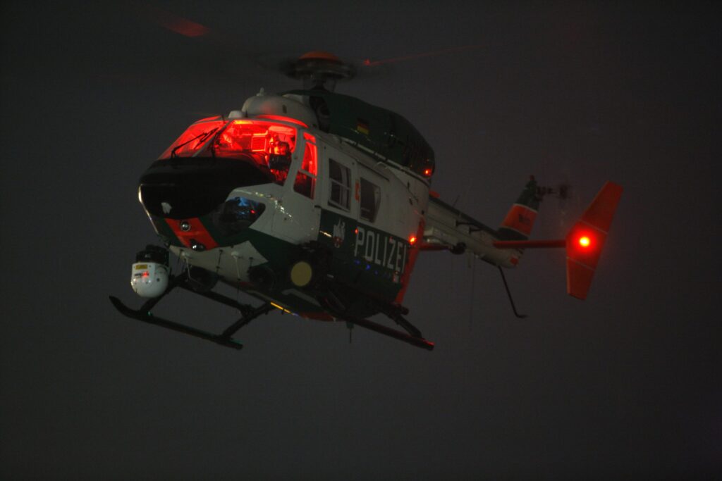 Polizei stellt Fahrzeugaufbrecher auf frischer Tat