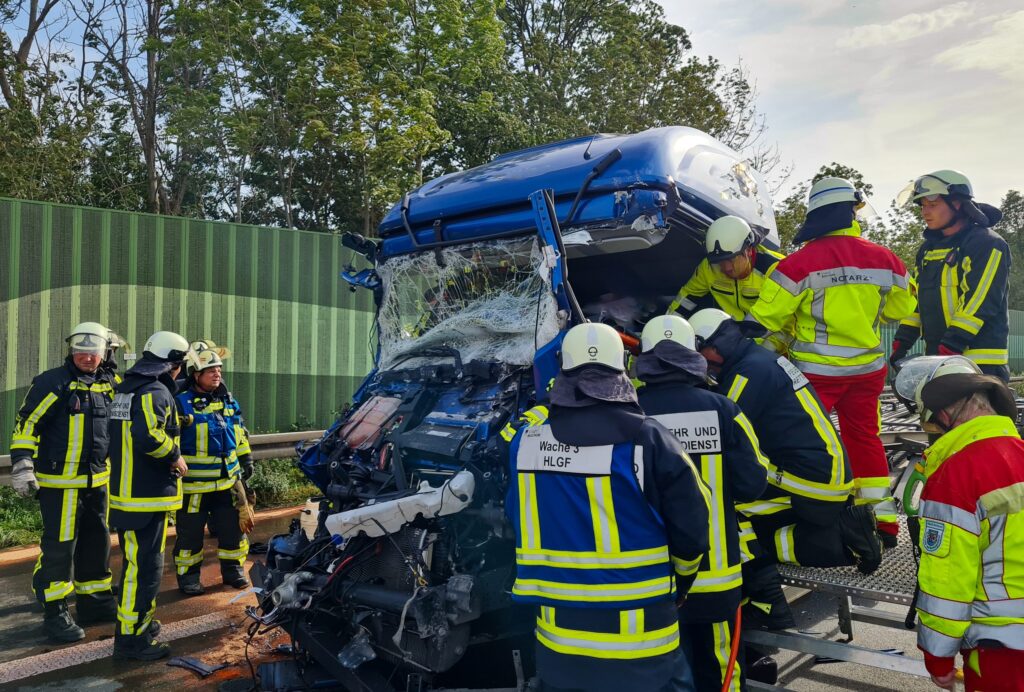 Schwerer LKW-Unfall auf der A 43