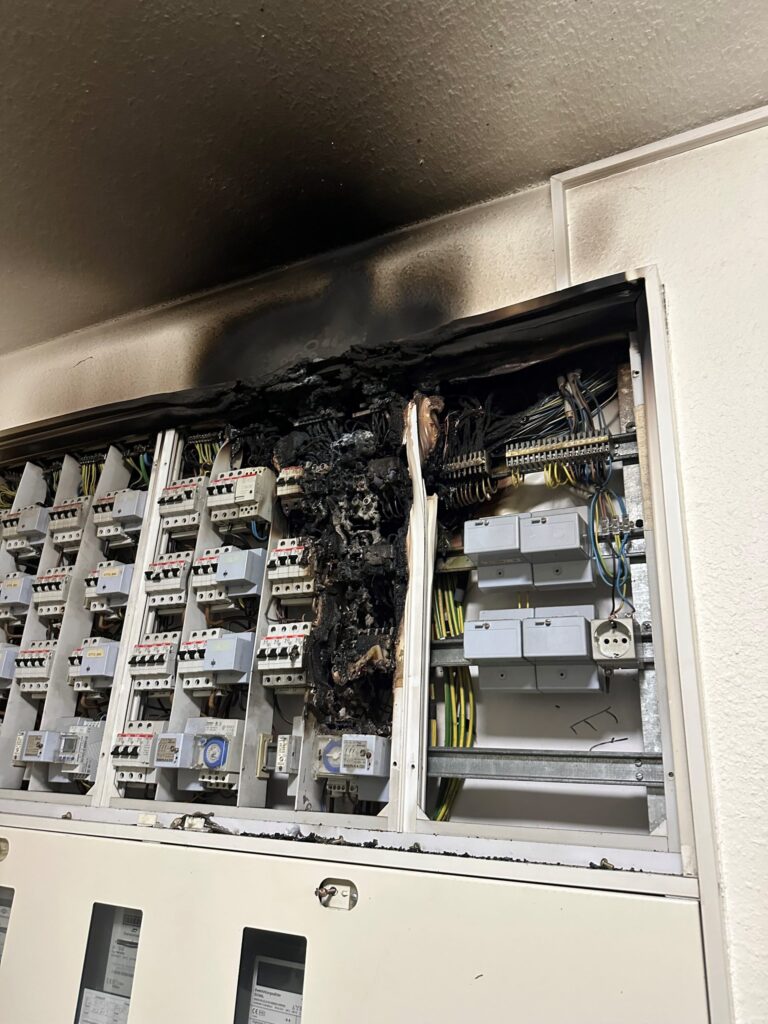 Essen: Feuer in einer Elektrounterverteilung