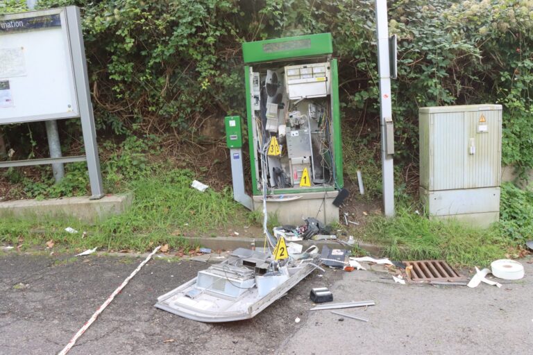 Fahrkartenautomat gesprengt - Polizei sucht Zeugen