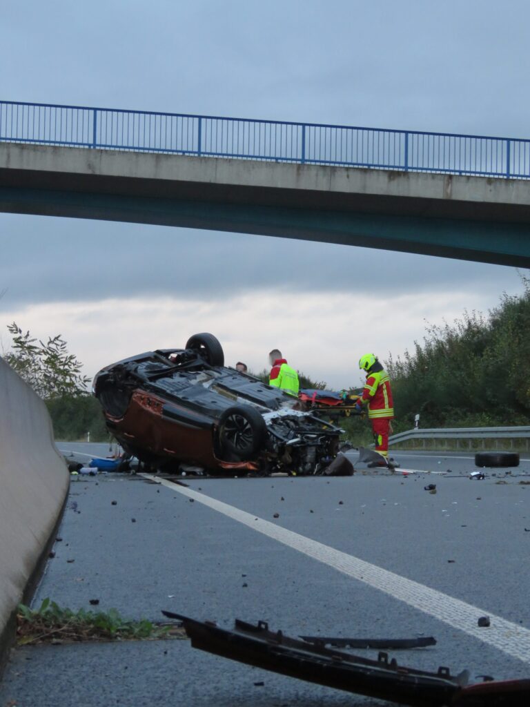 Heiligenhaus: Verletzte Person bei Alleinunfall auf BAB 44