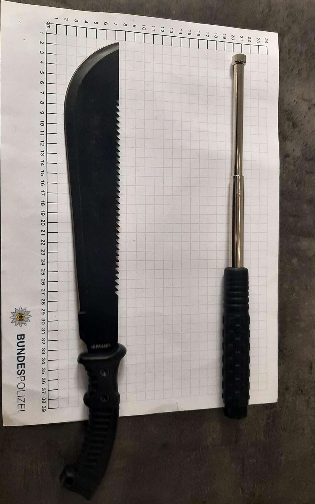 NRW: Teenager (16) mit Schlagstock und Machete unterwegs!