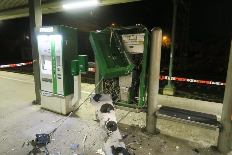 Mettmann: Ticketautomat gesprengt