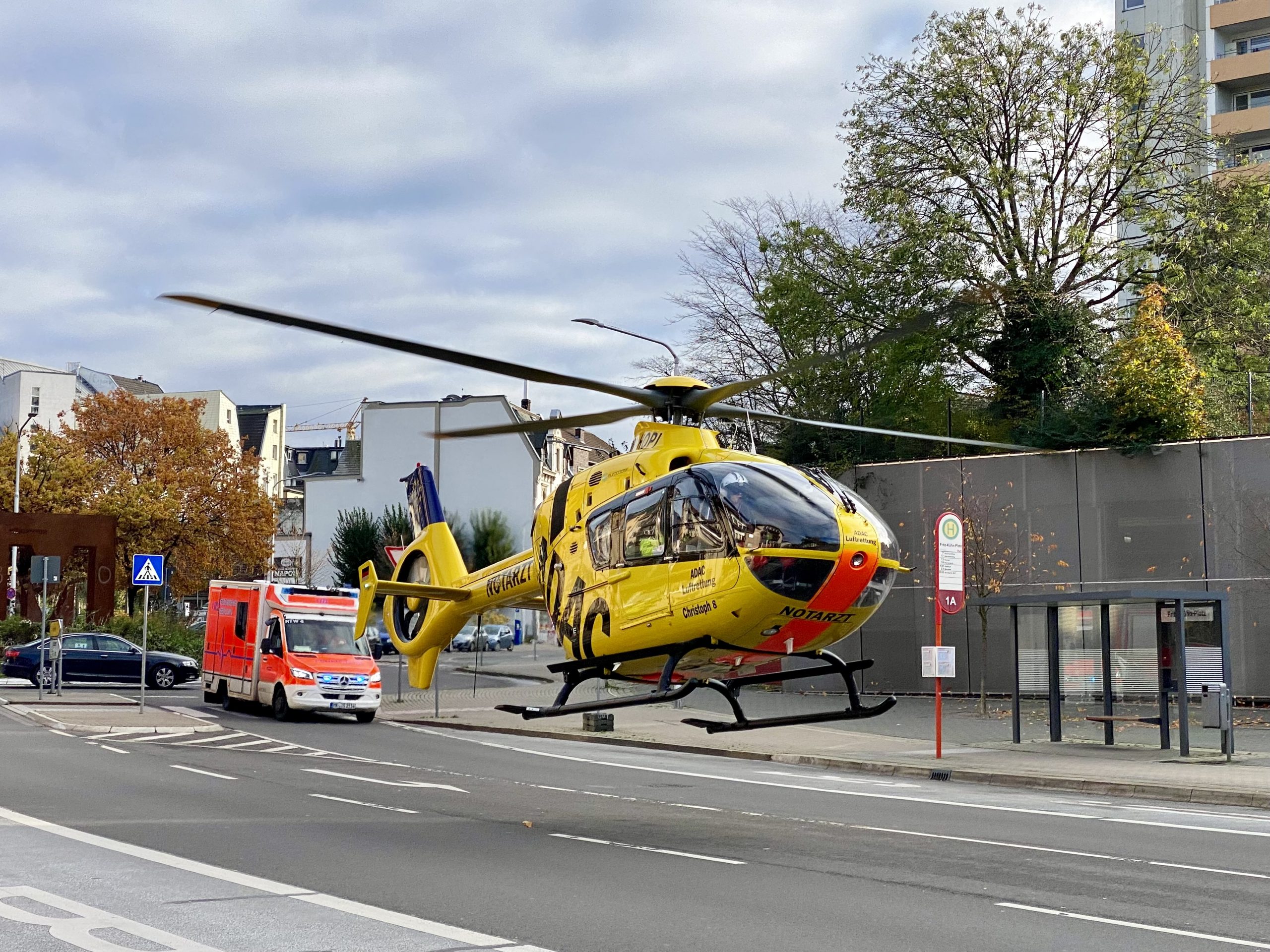 Iserlohn-Feuer in einer Wohnung - Rettungshubschrauber im Einsatz 1 Top News
