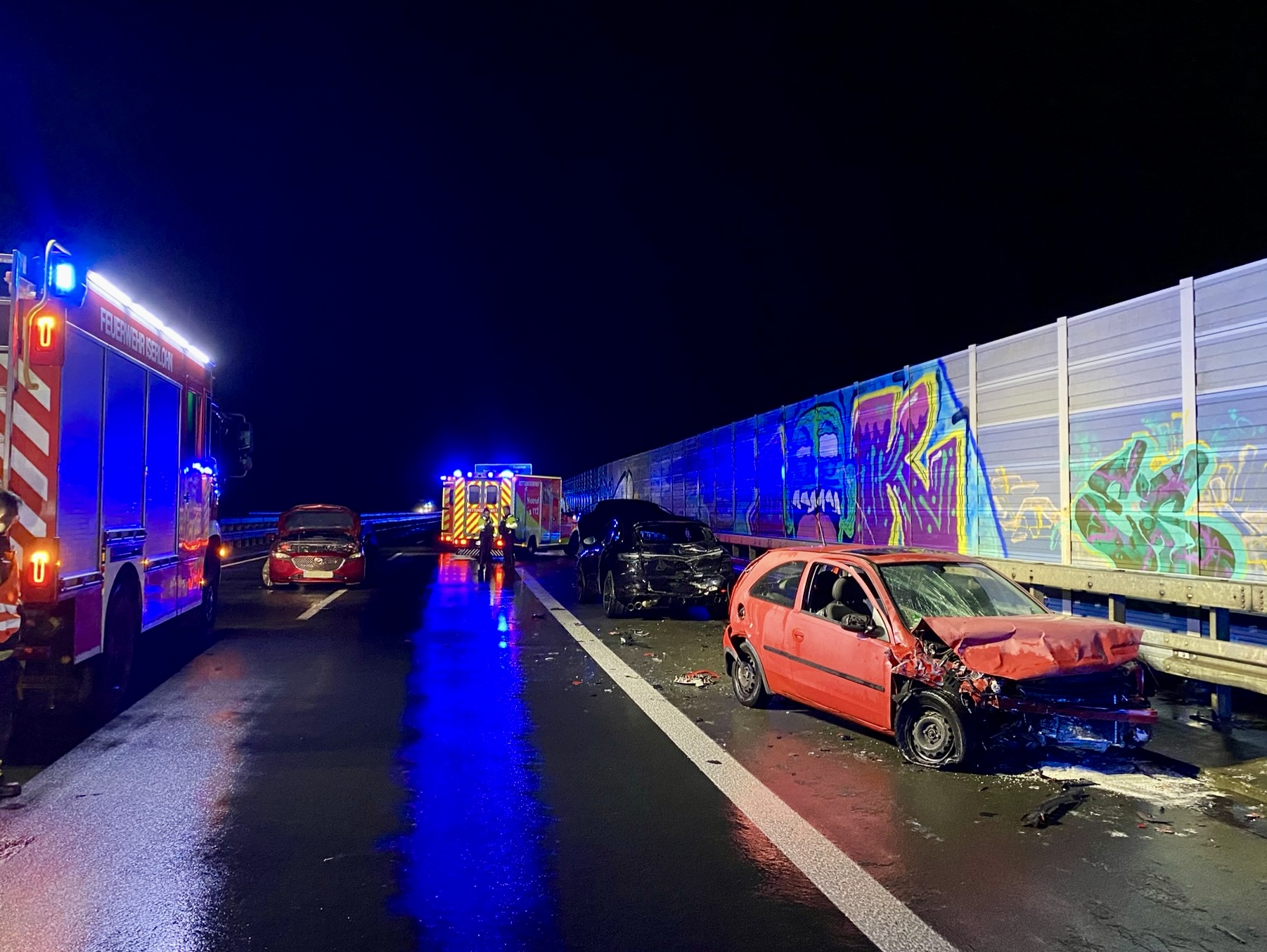 Iserlohn: Verkehrsunfall mit 5 Verletzten auf der Autobahn 1 Verkehrsunfall mit 5 Verletzten auf der Autobahn