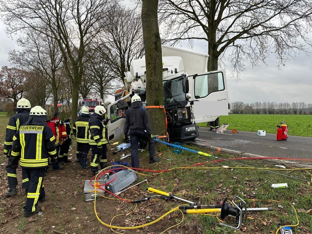 Kalkar: Verkehrsunfall mit LKW