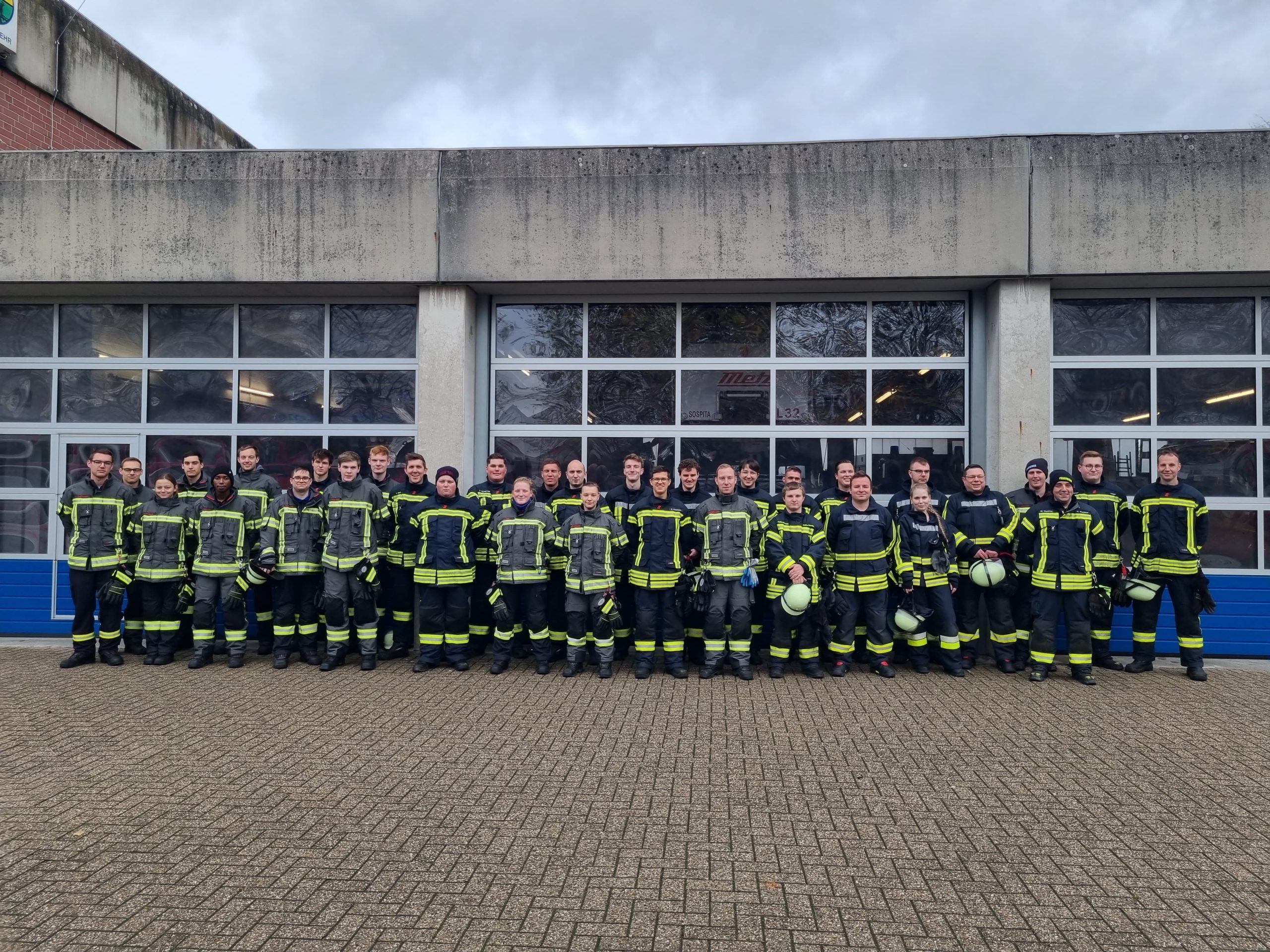 Werne: Erfolgreiche Teilnahme am Grundlehrgang der Feuerwehr 1 Erfolgreiche Teilnahme am Grundlehrgang