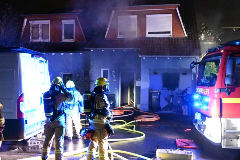 Brand in Einfamilienhaus in Pulheim-Geyen