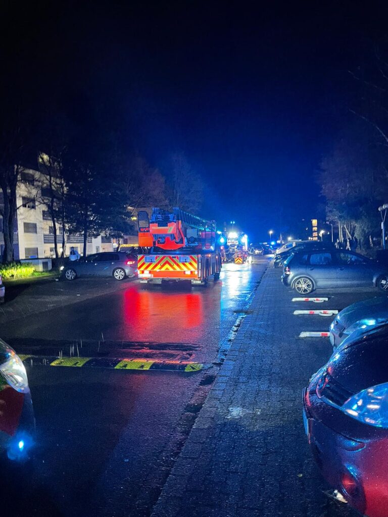Bergheim: Feuerwehr löscht Kellerbrand