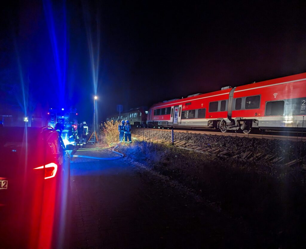 Arnsberg: Technischer Defekt führt zu Zugevakuierung 1 TECHNISCHER DEFEKT FÜHRT ZU ZUGEVAKUIERUNG