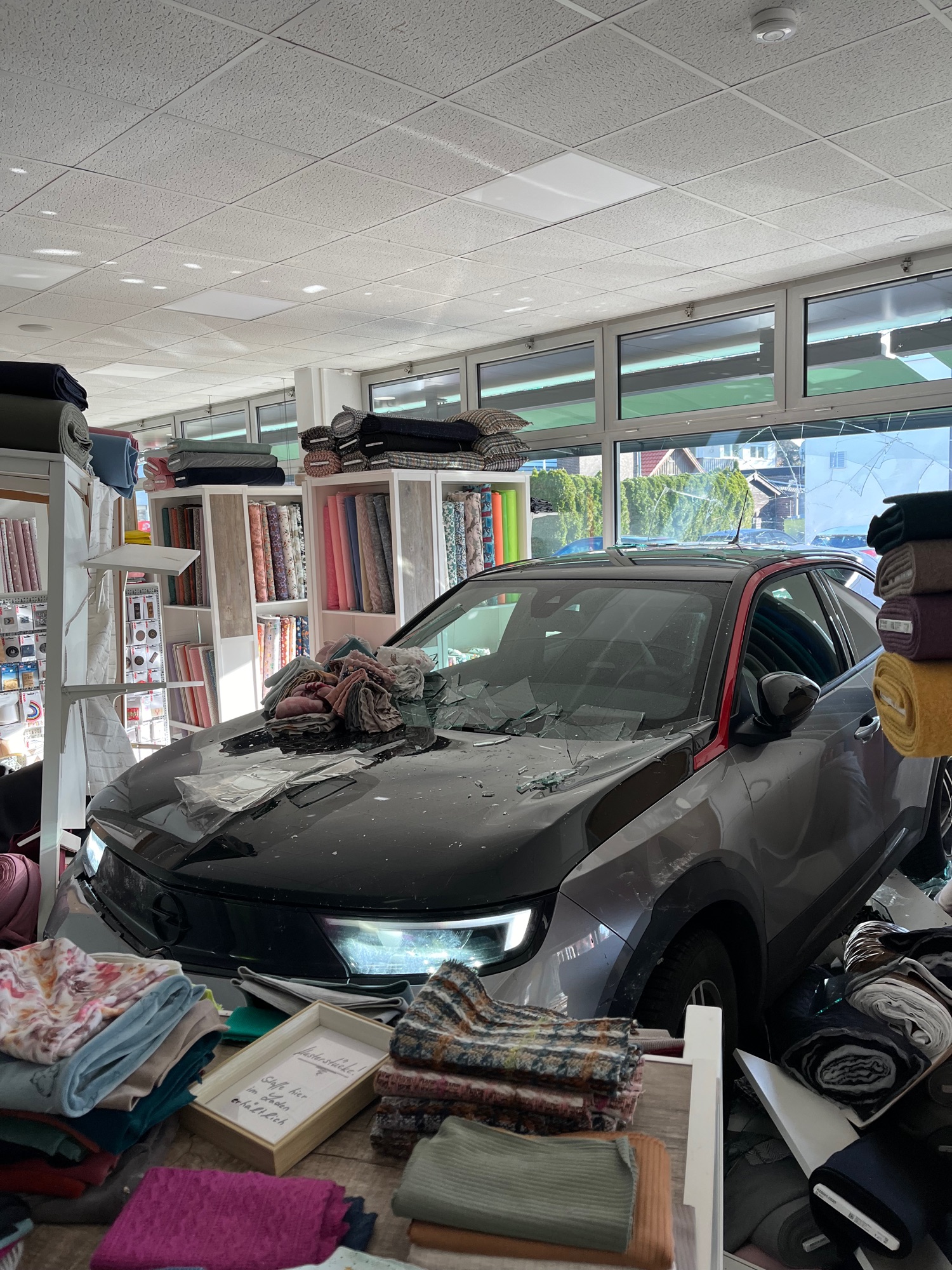 Paderborn: Parken direkt an der Kasse 1 Pkw im Laden