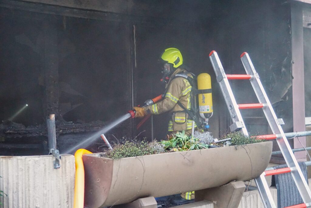 Ratingen: Feuerwehr rettet schwer verletzte Person