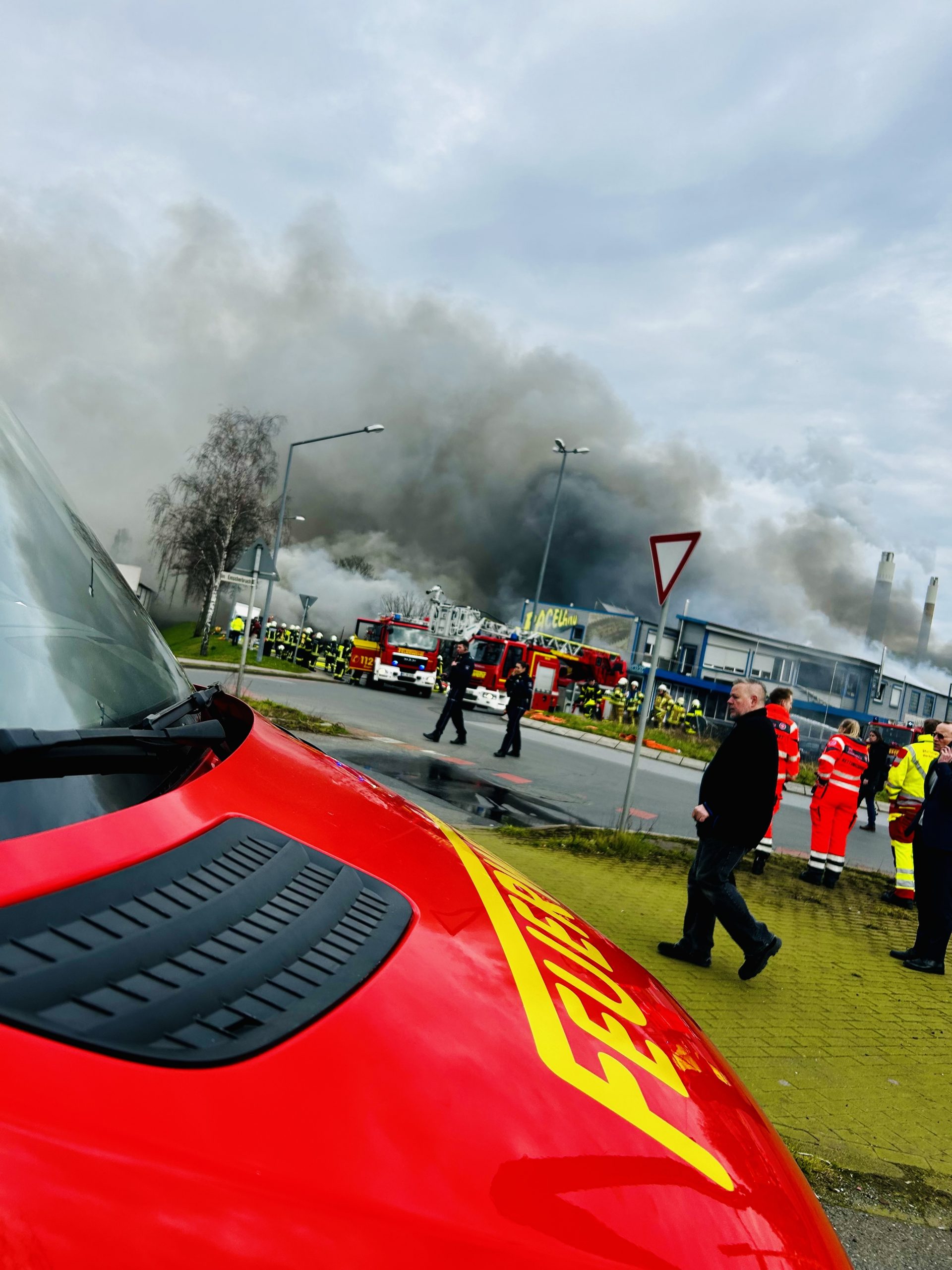 Vollbrand einer Lagerhalle in Herten-Süd 1 Buntes-NRW