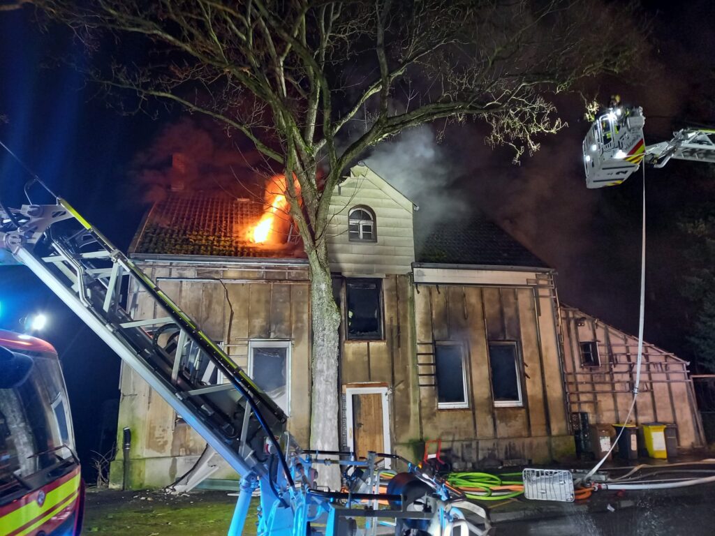 Dortmund: Wohnungsbrand 1 Buntes-NRW