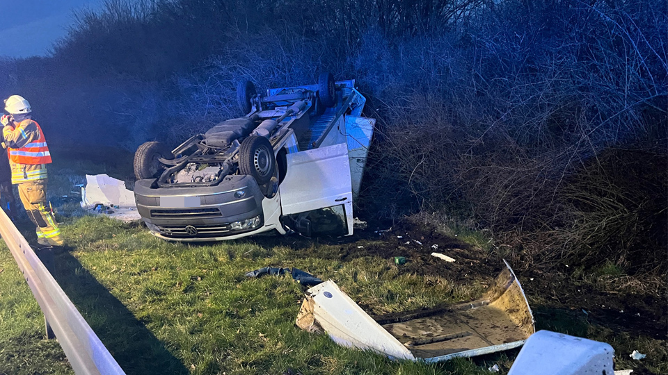 Münster: Kleintransporter überschlägt sich bei Unfall auf A1 1 Buntes-NRW