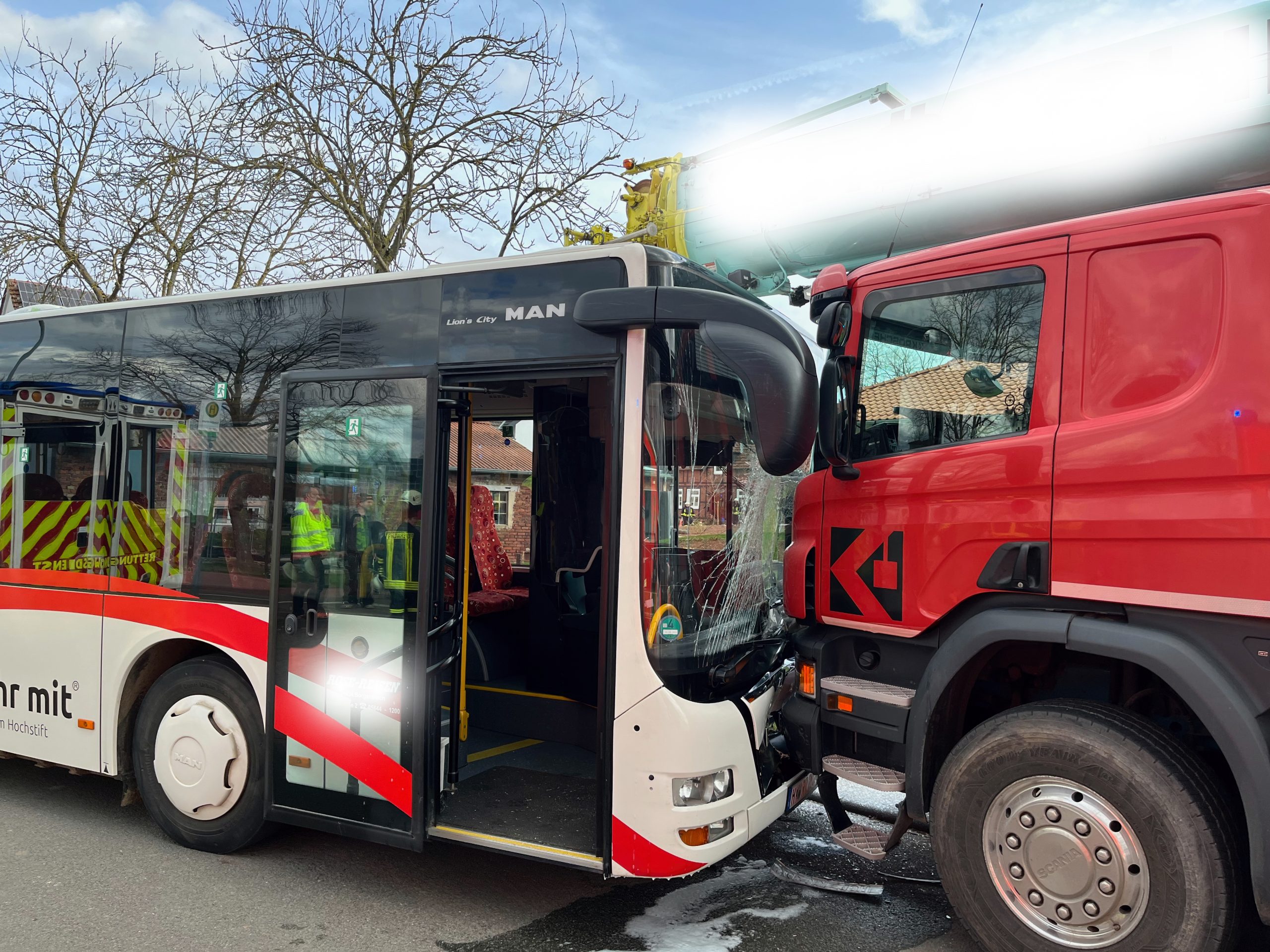 Borgentreich: Unfall mit einem Schulbus 1 Aktuelle Nachrichten aus dem Ruhrgebiet
