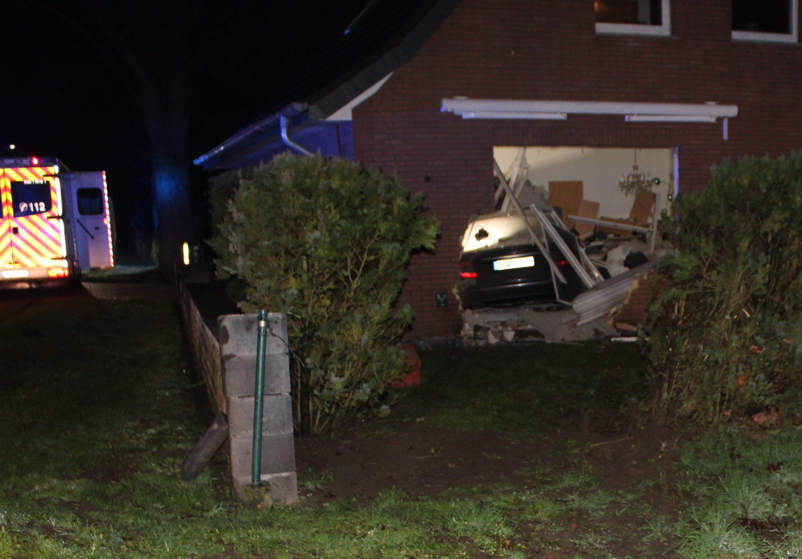 Rahden-Kleinendorf: Pkw fährt in Hauswand 1 Top News