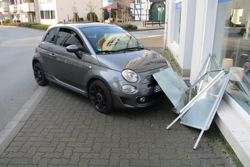 Schwerer Verkehrsunfall in Bad Sassendorf: 57 Jahre alte Frau schwer verletzt