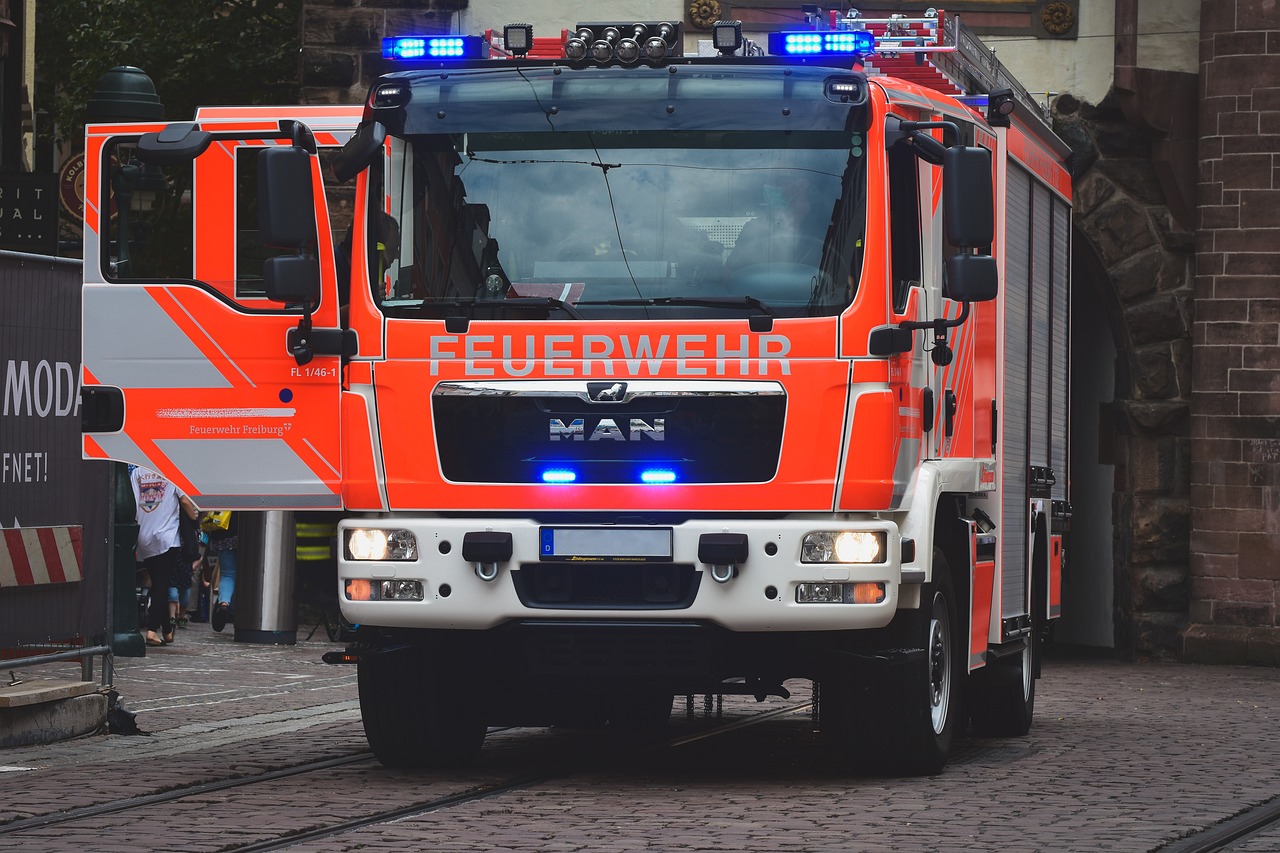 Gerresheim: Stichflamme in Küche - Mutter und Kind leicht verletzt! 1 Buntes-NRW