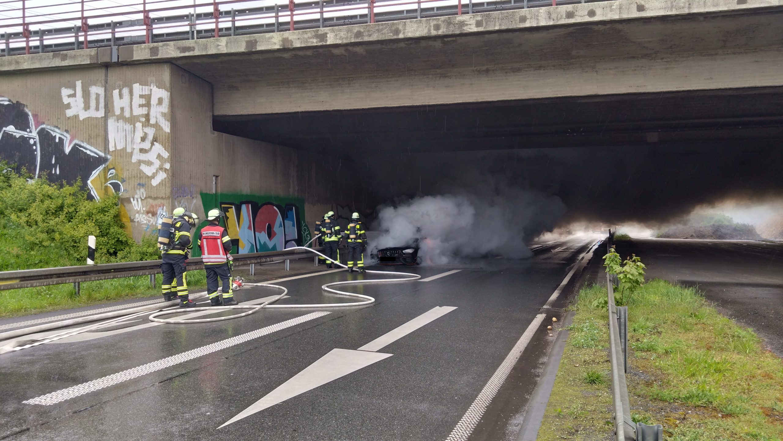 Dortmund: Brennender PKW auf der Autobahn 1 Dortmund