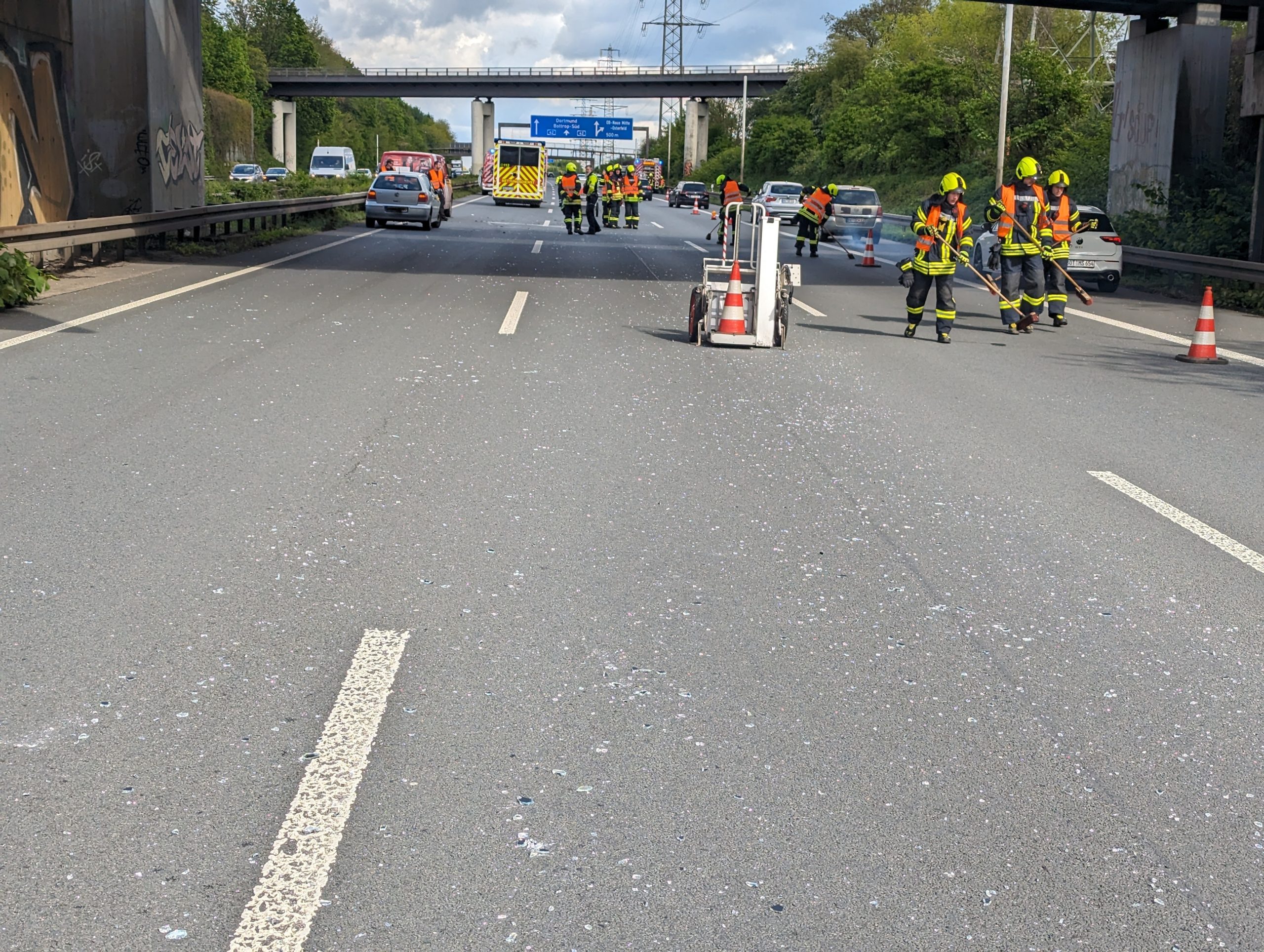 Oberhausen: Lkw verliert Ladung auf der A42 1 Top News