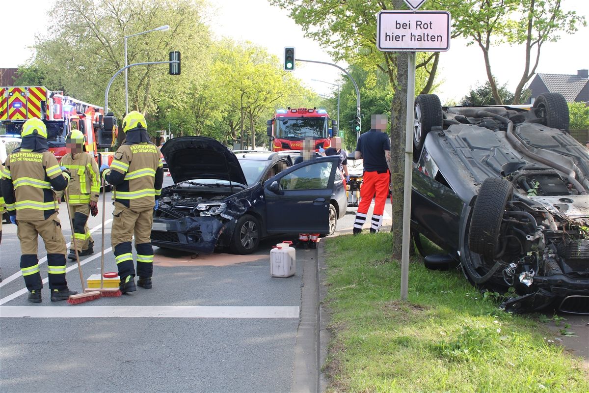 Auto überschlägt sich bei Überholmanöver 1 Buntes-NRW