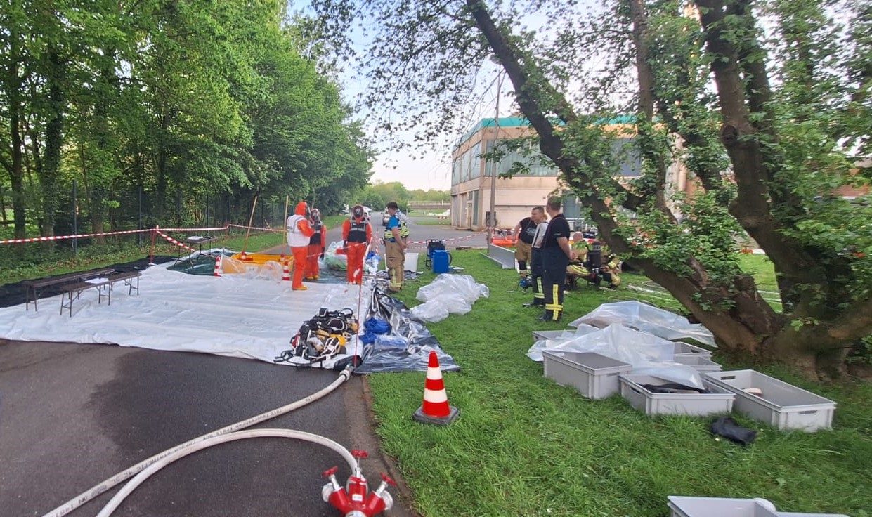 Gronau: Chemikalie tritt aus! 1 buntes-nrw