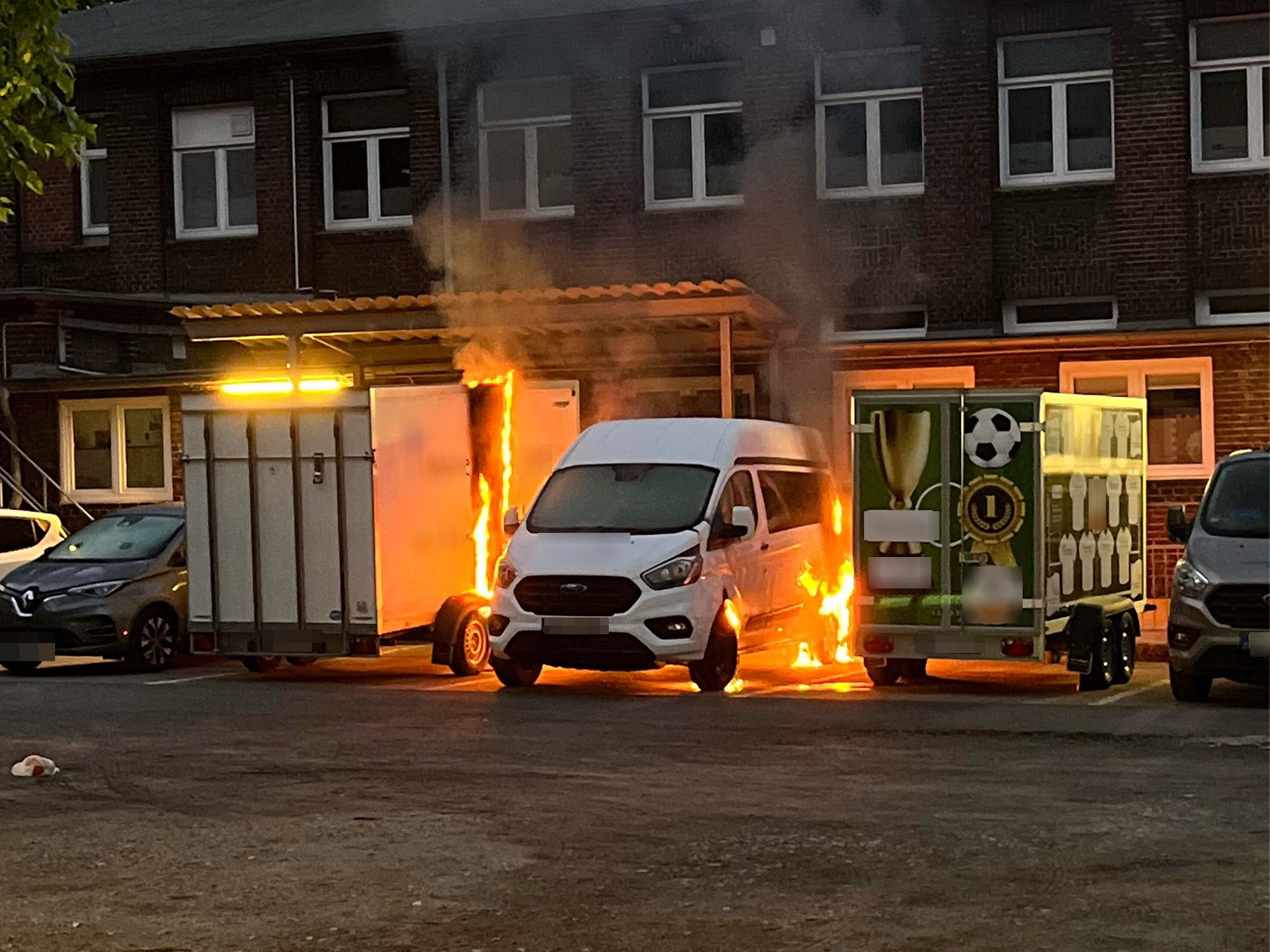Mutmaßliche Brandstiftung in Gelsenkirchen: Gegen vier Anwohner wird ermittelt 1 Buntes-NRW