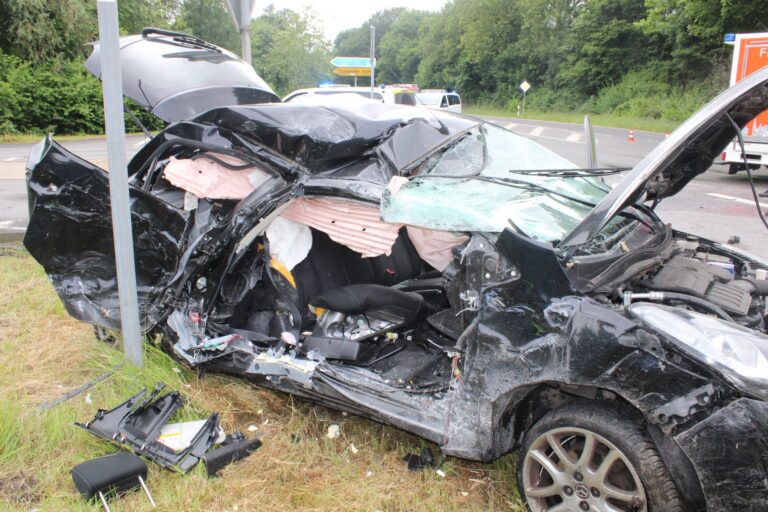 Schwerer Verkehrsunfall auf der L136: Mann verletzt