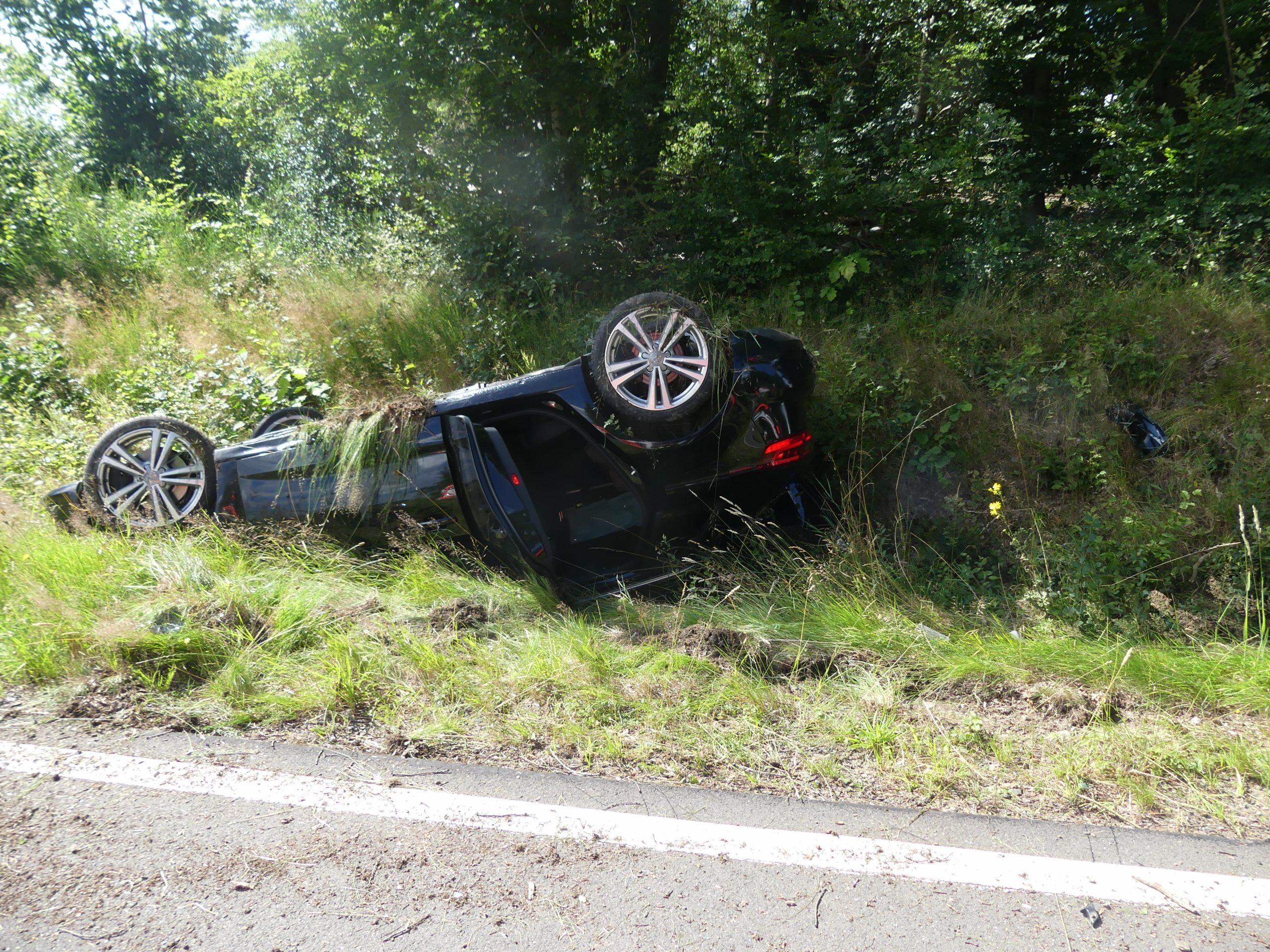 Nümbrecht: Unfall mit leichten Verletzungen - Fahrer flieht 1 Gumersbach: Unfall mit leichten Verletzungen - Fahrer flieht