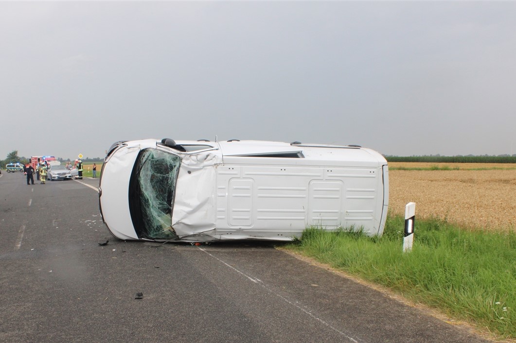 Düren: Unfall beim Abbiegen 1 Buntes-NRW