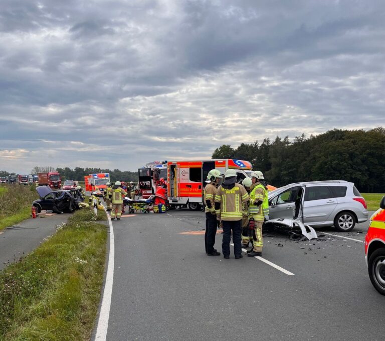 Schwerer Verkehrsunfall auf der B474 bei Lüdinghausen