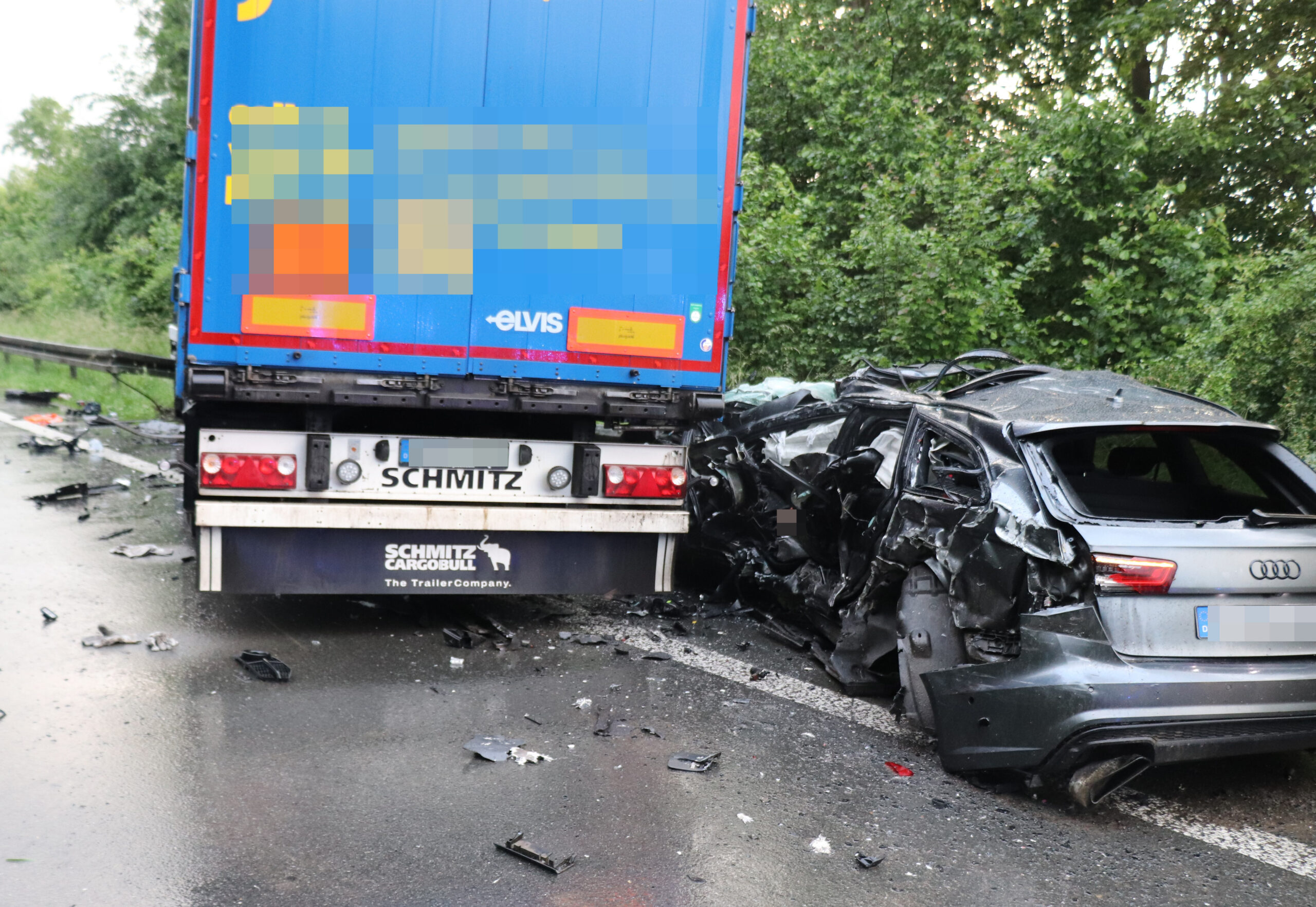 Tödlicher Verkehrsunfall auf der B252 1 nrw-kompakt