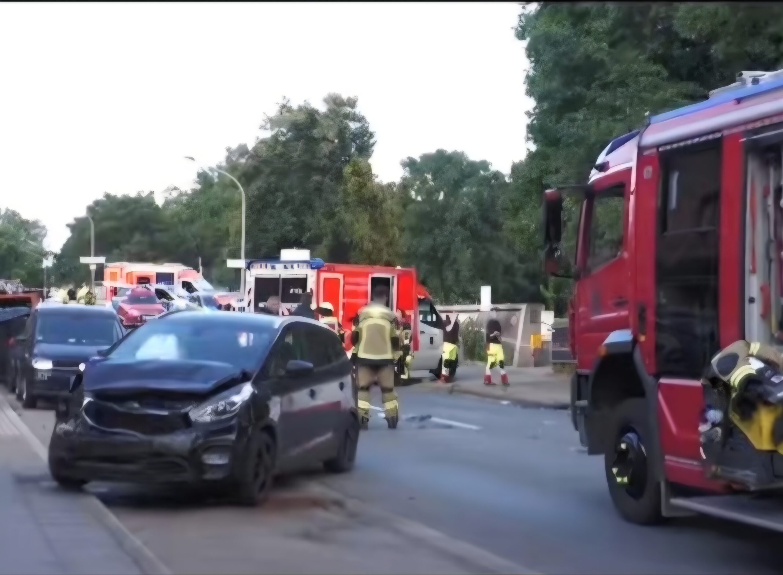 Oberhausen: Lkw kracht in Mehrfamilienhaus 1 NRW-Kompakt