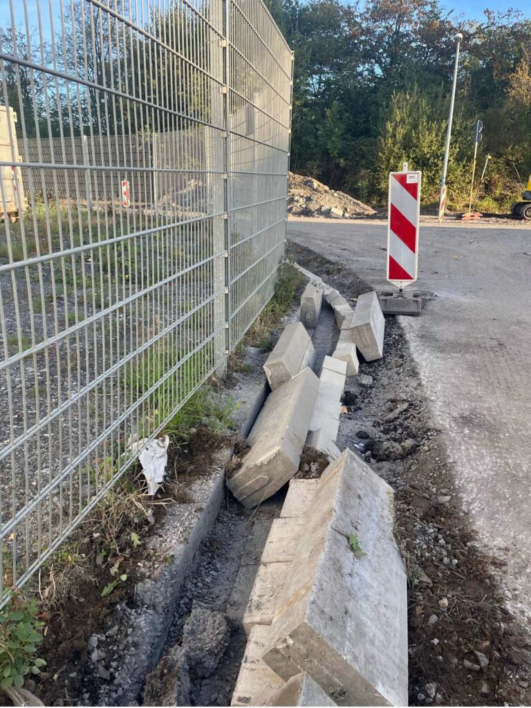 Minibagger unbefugt in Betrieb genommen